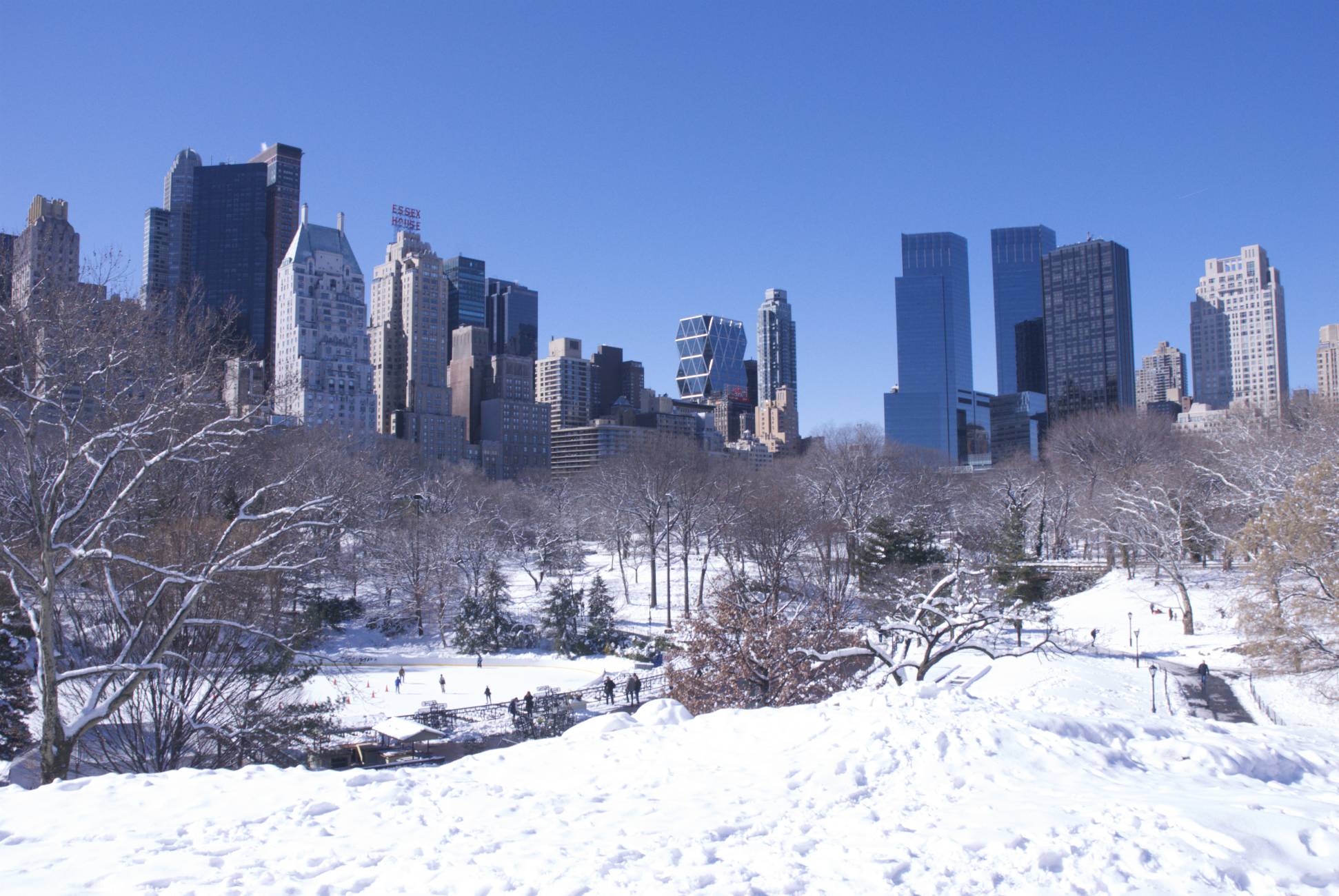 Central Park - Bulding & snow